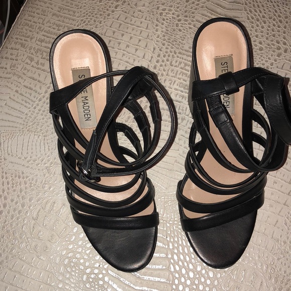 Steve Madden Black heels - Picture 2 of 4